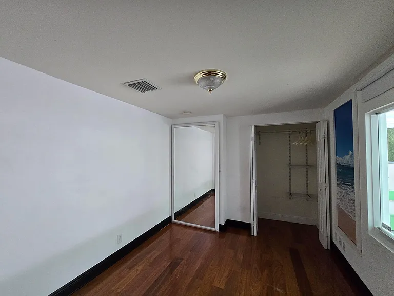 1922 Garfield St #1 — Photo 13