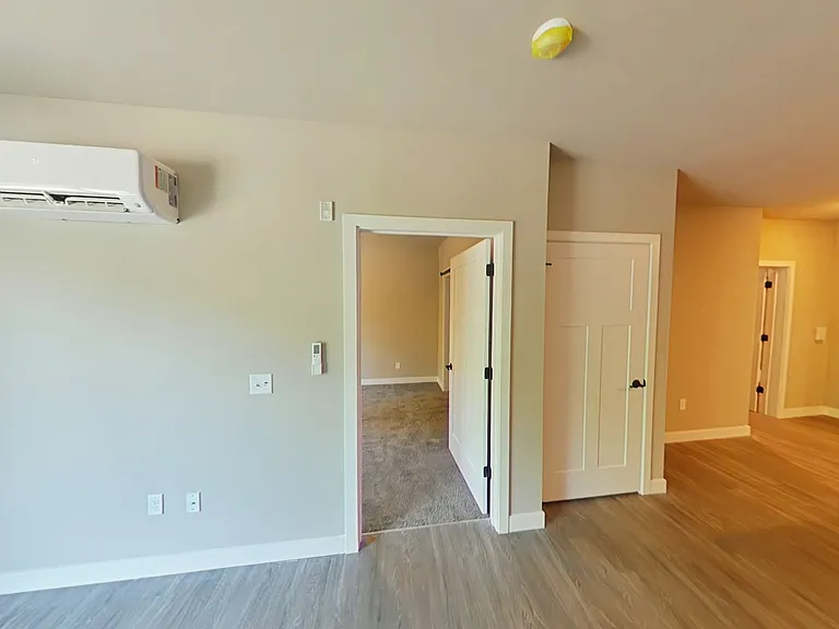 Beaverbrook Apartments — Photo 28