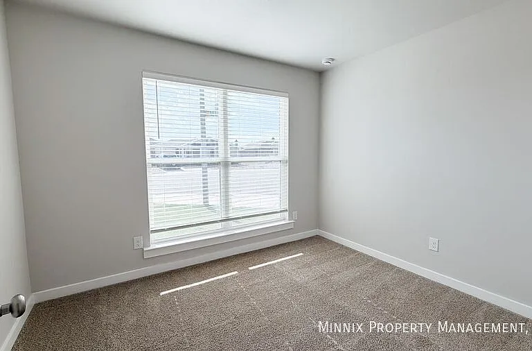 14501 Avenue R — Photo 11