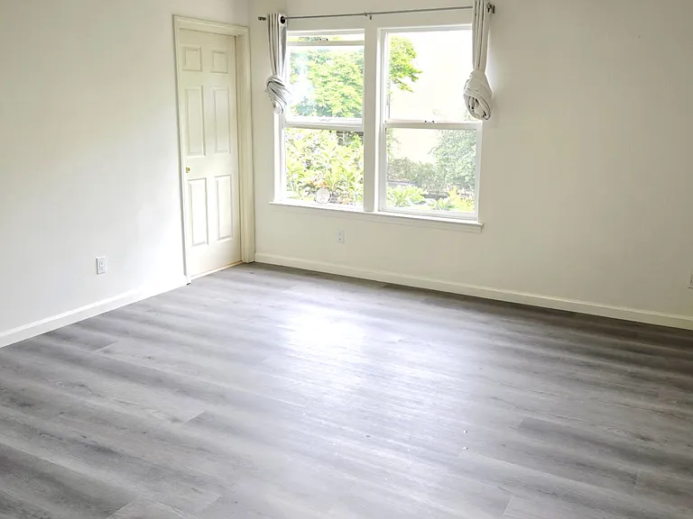 524 Oakland Ave — Photo 4