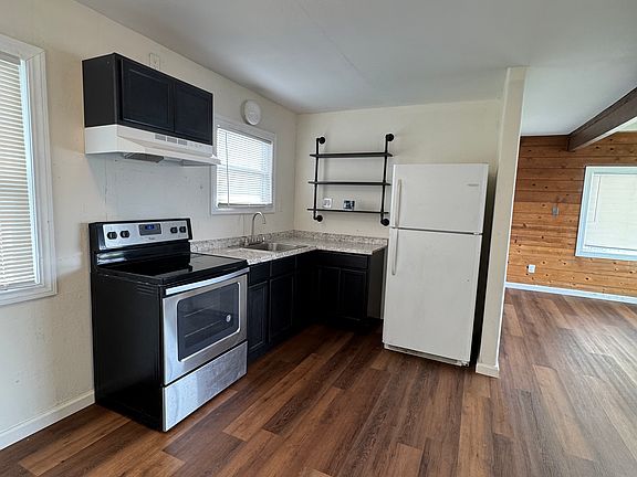 5th image of 14511 Lakeshore Dr #3