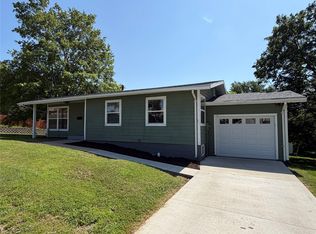 1120 Hazel St, Pella, IA 50219