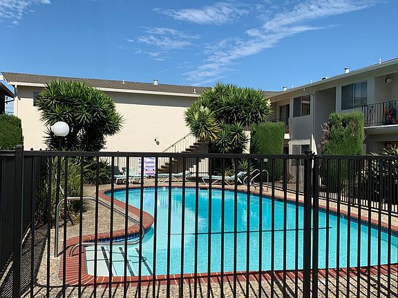 4th image of 187 Acalanes Dr APT 18