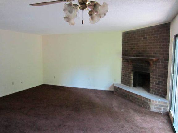 3rd image of 3416 Cloudland Dr