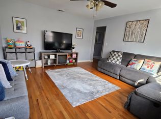 18 English Ave FLOOR 2, Elmwood Park, NJ 07407