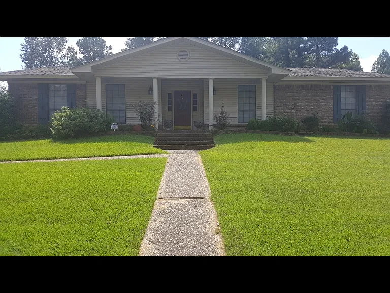 2506 Sheffield Dr — Photo 1