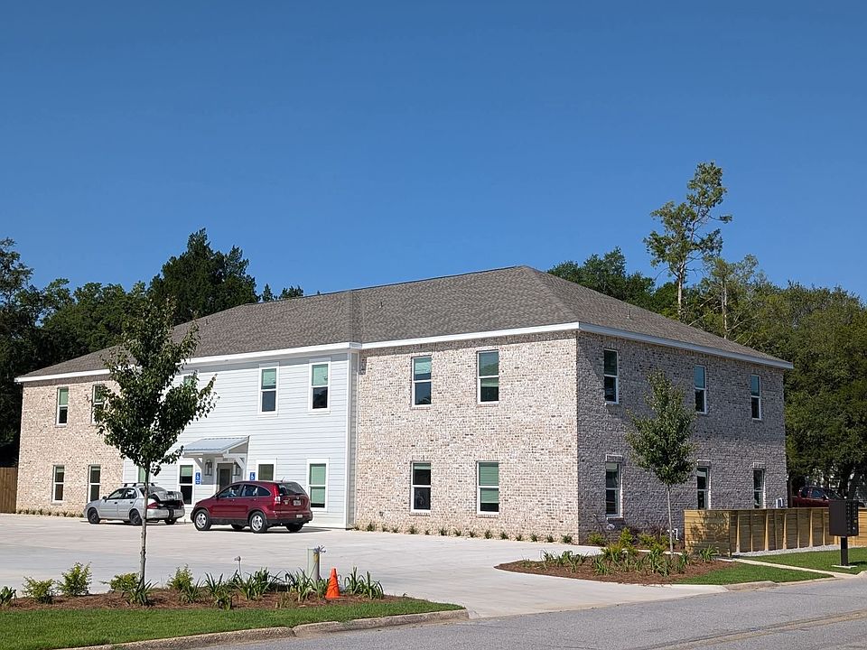 1st image of 305 Okaloosa Ave #2