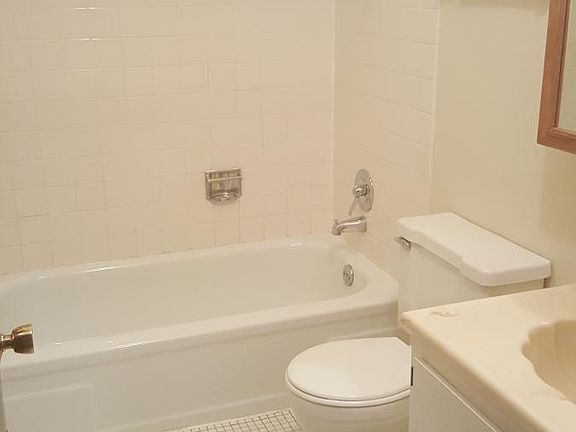 4th image of 3750 Salem Walk #2