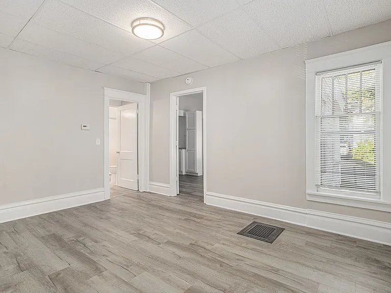 429 Davis St #1 — Photo 11