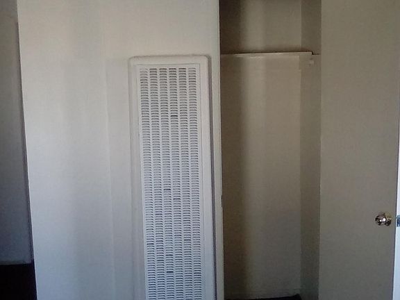 4th image of 520 W 80th St APT 5