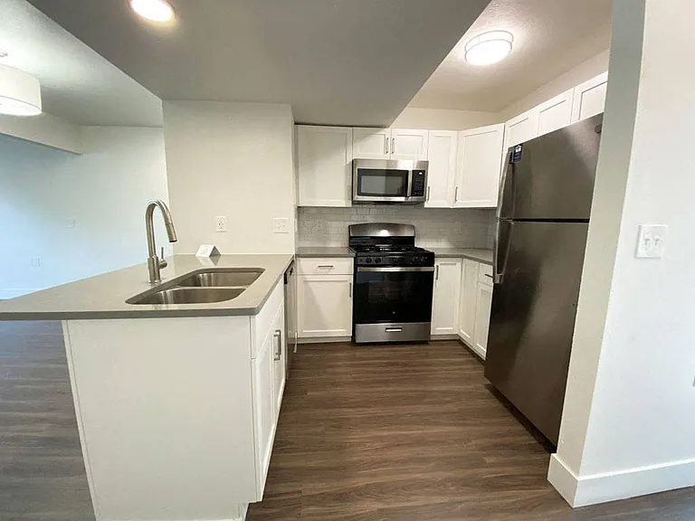 Green Ridge Apartments — Photo 60