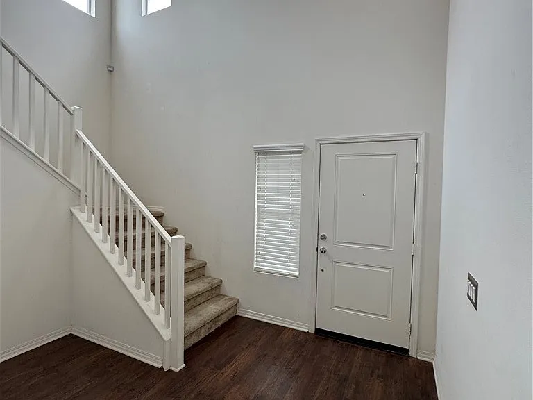 11016 Clear Lake Ln — Photo 7
