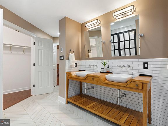 5th image of 71 Little Lake Ct