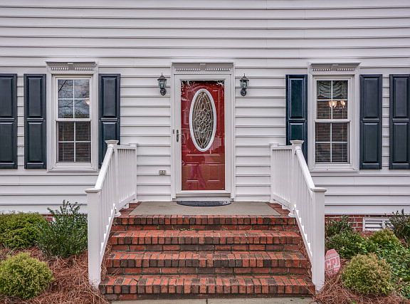 2nd image of 722 Bayberry Ct