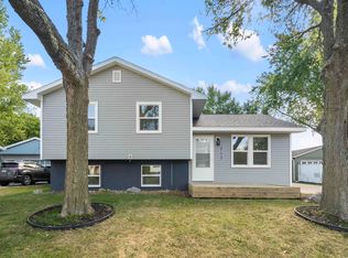 717 Calumett Dr, Cedar Falls, IA 50613