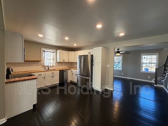 2nd image of 131 Oregon Ave