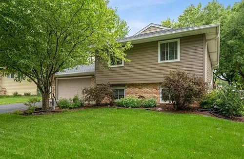 10414 Valley Forge Ln N Photo 1