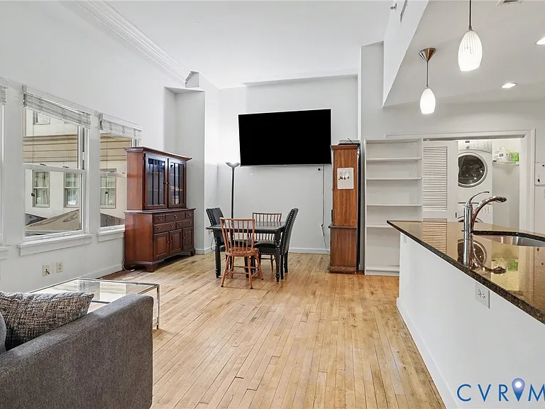 230 N 6th St #U325 — Photo 5