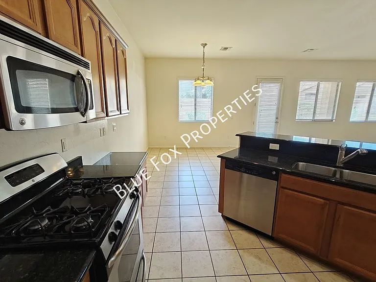 324 N Oak Tree Canyon Loop — Photo 7