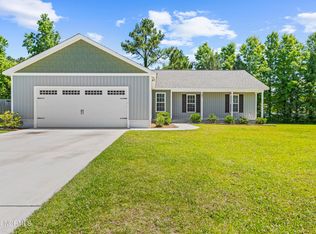 303 Buckeye Ct S, Jacksonville, NC 28540