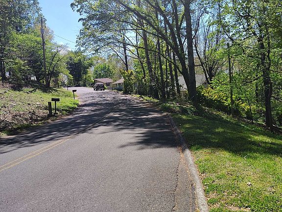 5th image of 1688 Stoney Point Cir