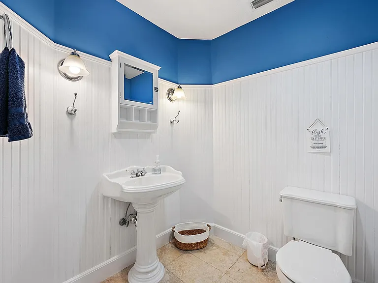 8538 SE Coconut St — Photo 22