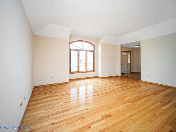 3rd image of 8643 Harvest View Ln