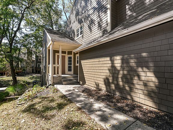 2nd image of 4738 Stansbury Ln