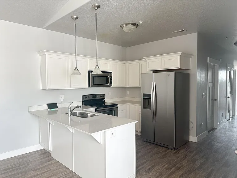 107 W Seasons Dr — Photo 9