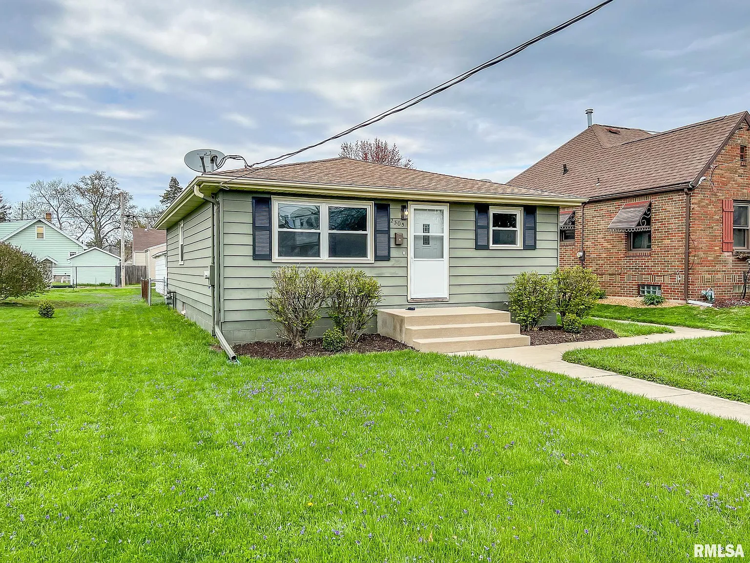 2305 W Alice Ave photo 1
