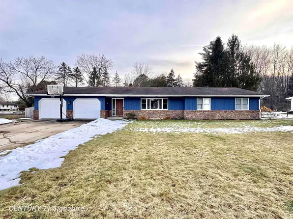 12041 Sanders Dr, Freeland, MI 48623