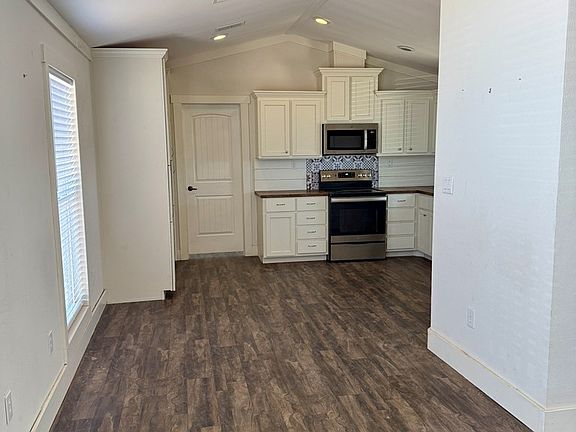 3rd image of 4537 W Nectarine St