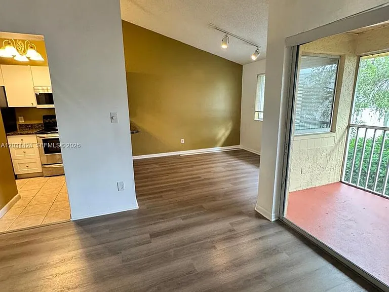 911 Coral Club Dr #911 — Photo 23