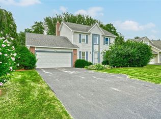 15 Wellington Ponds, Rochester, NY 14624