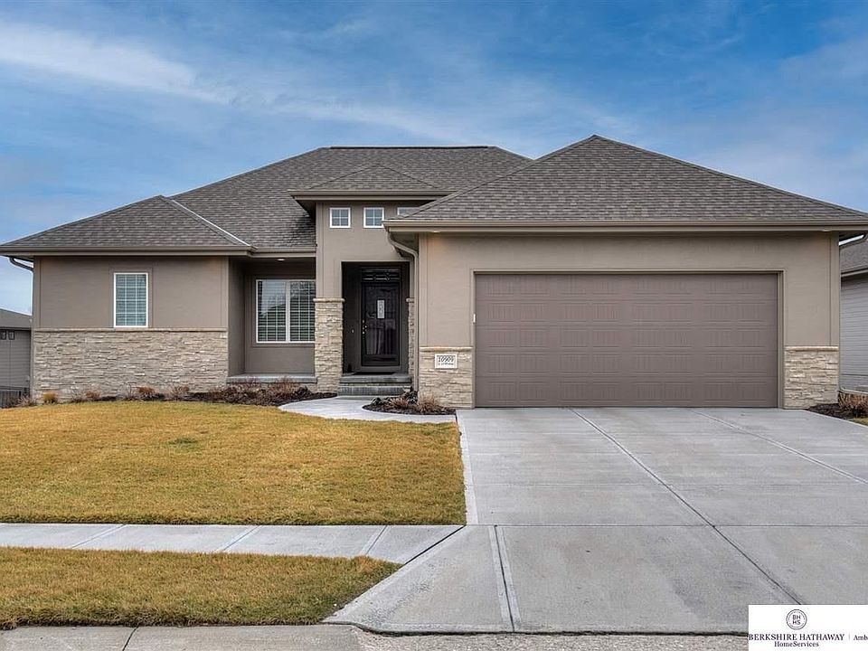 1st image of 10909 S 175th Ave