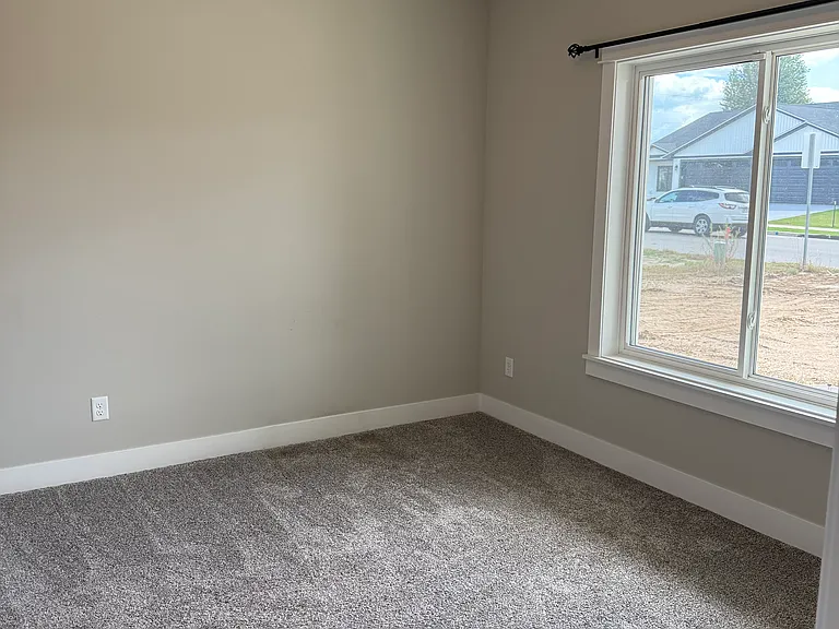 1223 Wisteria Ln — Photo 9