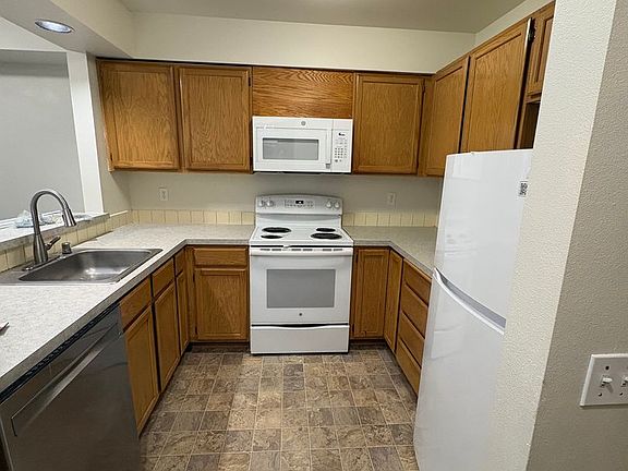 3rd image of 1302 N 152nd St APT 7