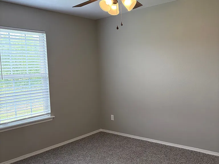2709 Trailwood Dr #B — Photo 10