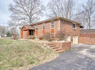 1615 W Whitehall Rd, Cookeville, TN 38501