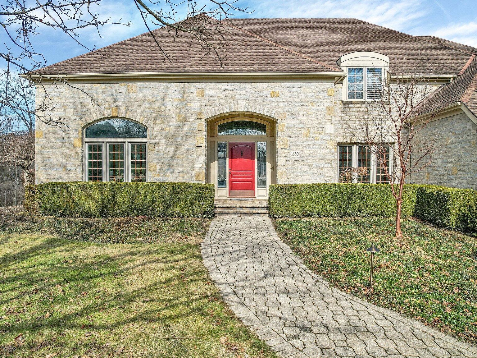 ぽんず　House on the hill 1650 Sherborne Ln, Powell, OH 43065 | Zillow