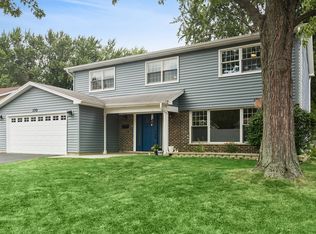 170 Pebble Creek Dr, Lake Zurich, IL 60047