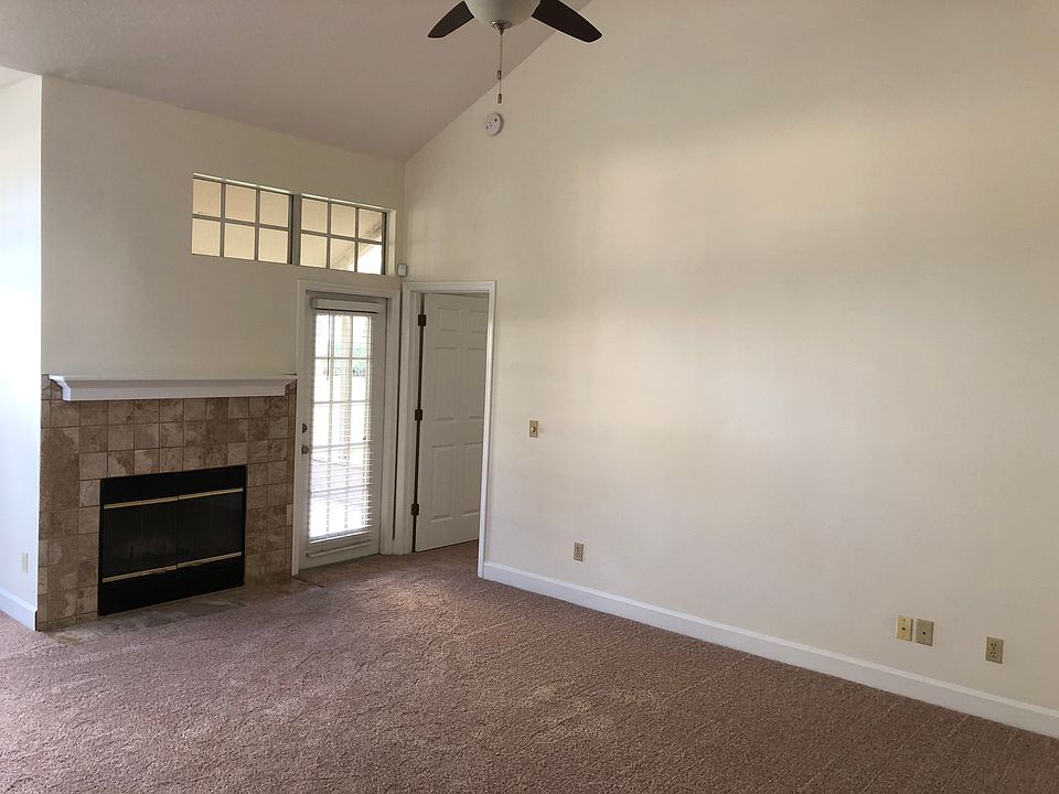2nd image of 1465 Farrindon Cir