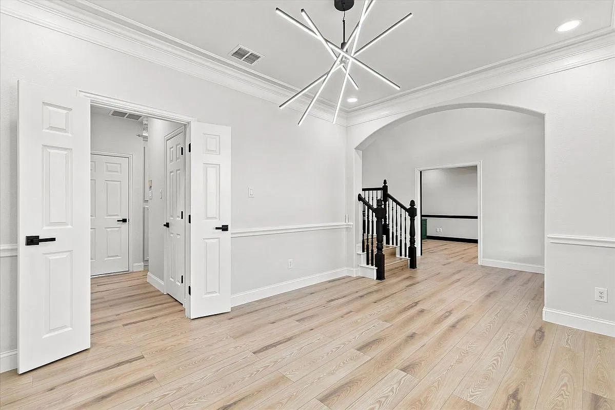 4 bed, 3.0 bath, 3158 sqft, $5,000 — Photo 4