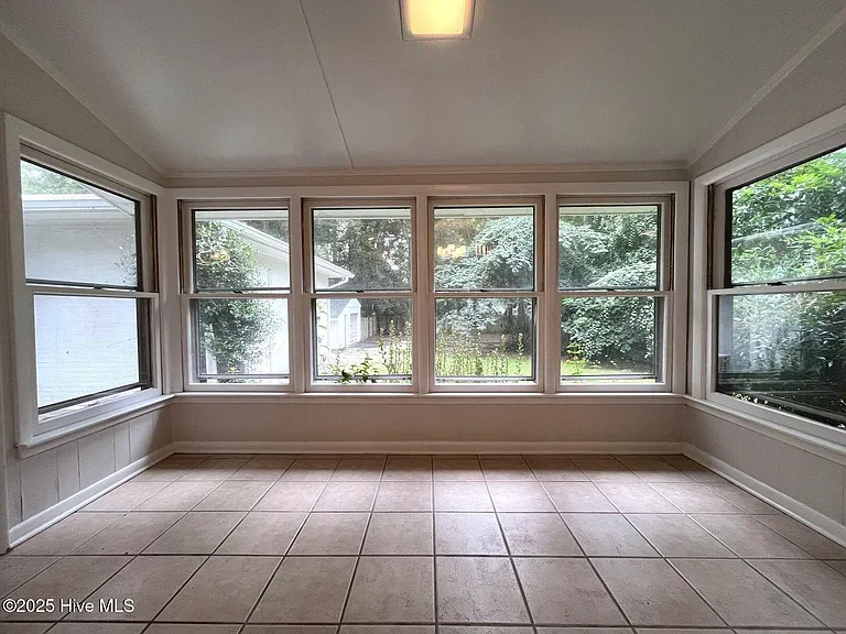 440 E Massachusetts Ave — Photo 15