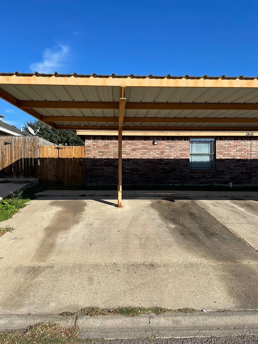 Building Photo - 1806 S Ironwood St #D