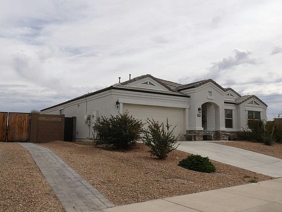 3rd image of 2971 N Brooklyn Dr