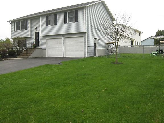 3rd image of 97 Willowwood Ln
