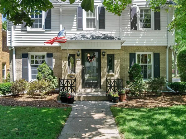 2504 N 90th STREET, Wauwatosa, WI 53226