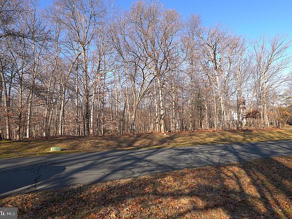 3rd image of 10604 Willowbrook Dr