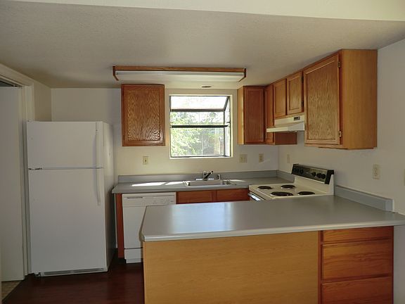 3rd image of 355 Industrial Park Dr